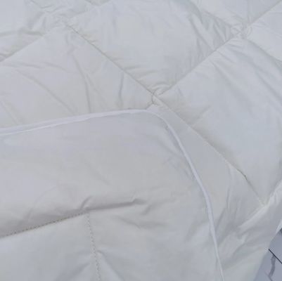 White 200TC 100% Cotton Comforter All Season Fabric Comforter With Polyester Filling