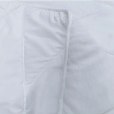 Anti Allergic Diamond Shaped White Color Flannel Duvet With Filling Quilt