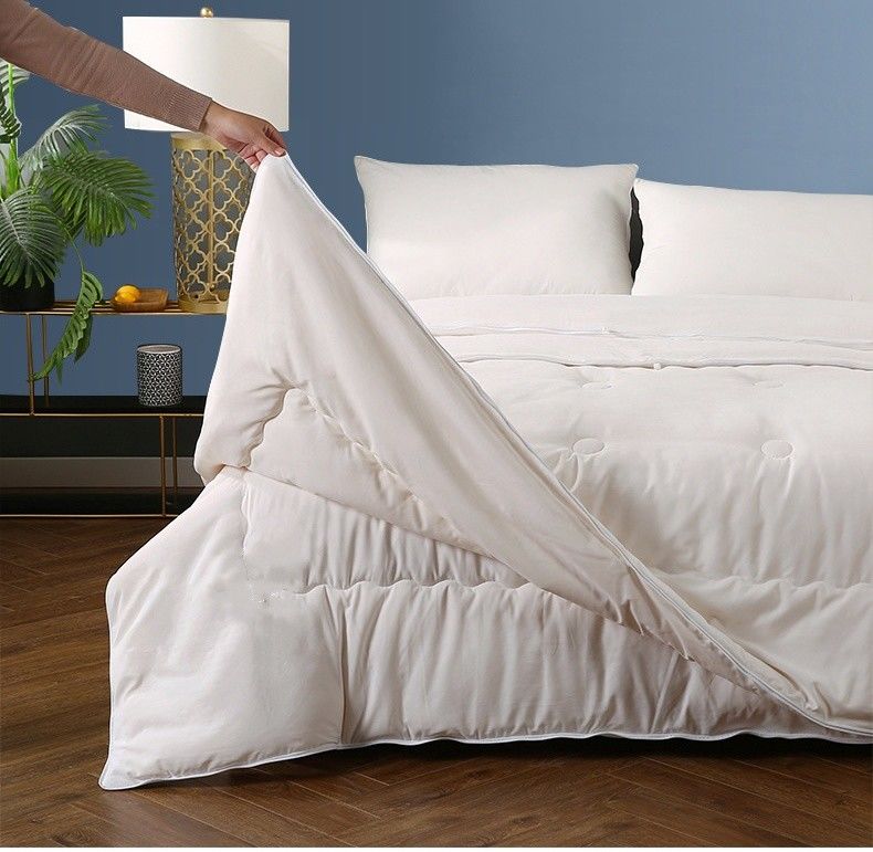 Polyester Fill White 4 Season Comforter Microfiber King Size Hypoallergenic Comforter
