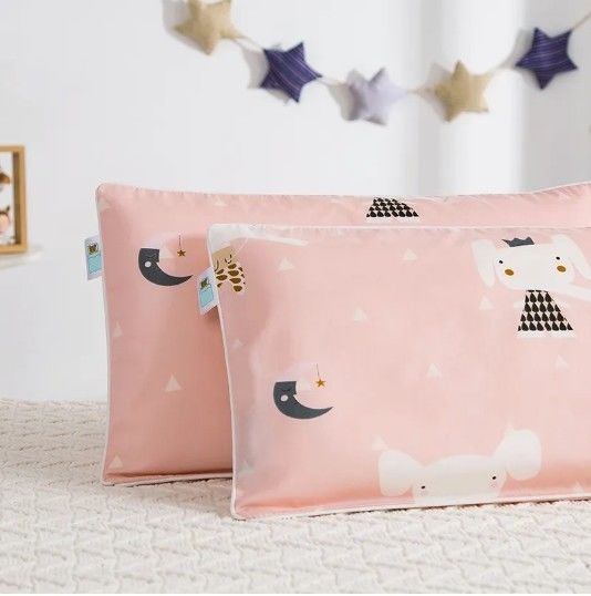 100% Cotton Soft Breathable Newborn Sleeping Pillow Customized Colors